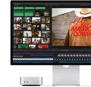 Una Mac mini conectada a un monitor Studio Display, la pantalla muestra el título de una película llamada Black American Cowboy a la derecha, con varias fotos a la izquierda